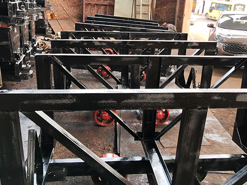 郴州打砂機(jī)磁選機(jī)制造,翻斗式礦車,郴州市湘旭礦山設(shè)備有限公司